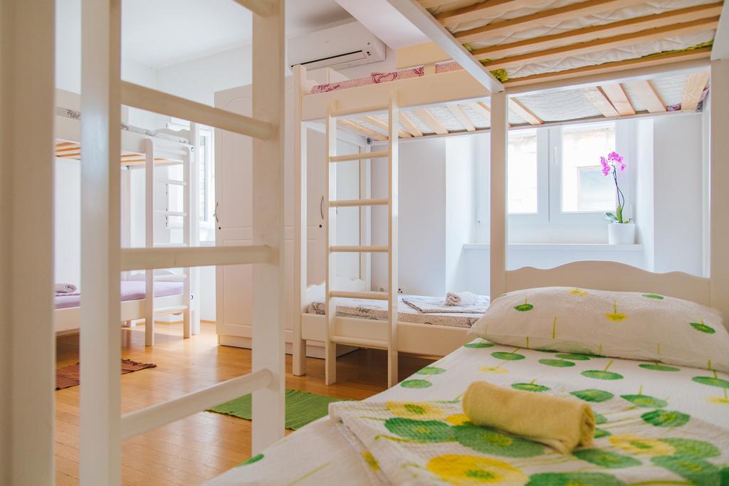Cheap Sleep Marinero (Adults Only) Hostel Hvar Town Bagian luar foto