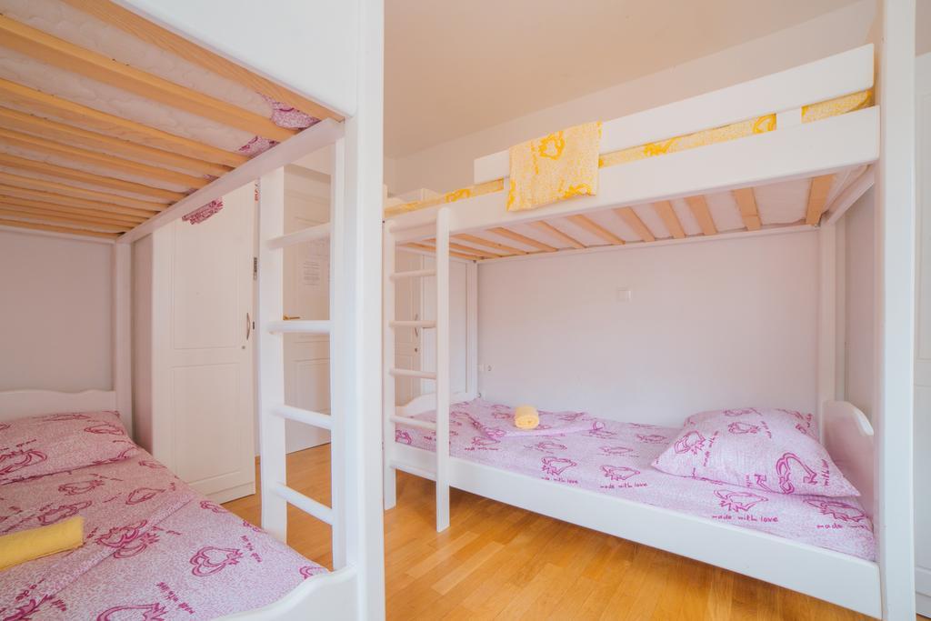Cheap Sleep Marinero (Adults Only) Hostel Hvar Town Bagian luar foto