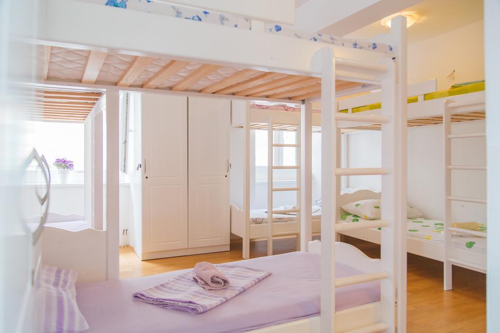 Cheap Sleep Marinero (Adults Only) Hostel Hvar Town Bagian luar foto