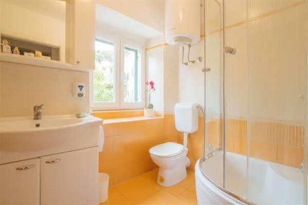 Cheap Sleep Marinero (Adults Only) Hostel Hvar Town Bagian luar foto